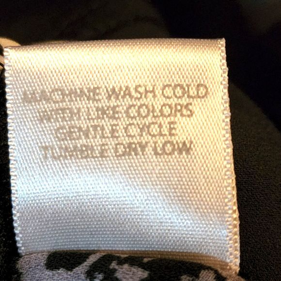 Charlotte Russe Black Floral Tie-Back Romper Size S - Picture 10 of 10